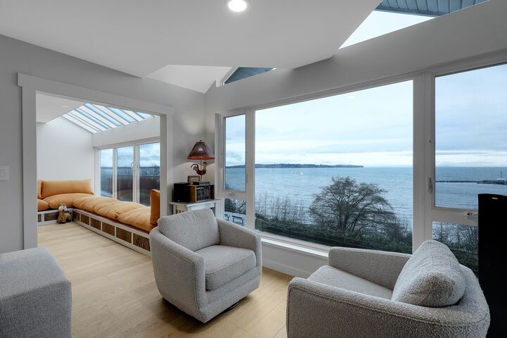 Property Photo:  15165 Marine Drive 204  BC V4B 1C5 