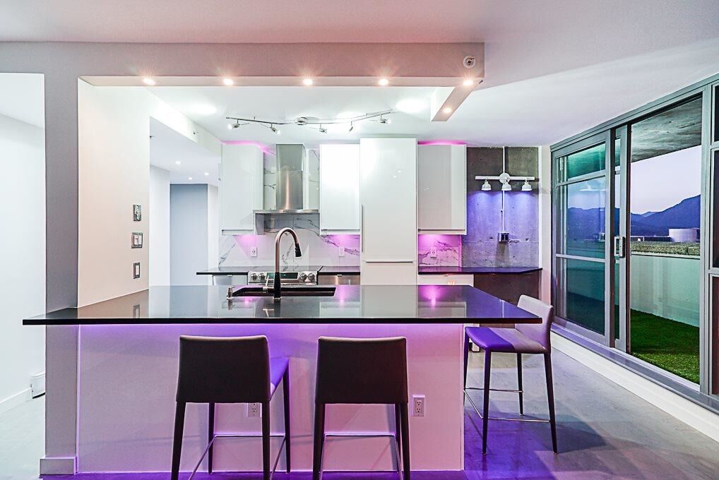 Property Photo: 438 Seymour Street 3004 BC V6B 6H4