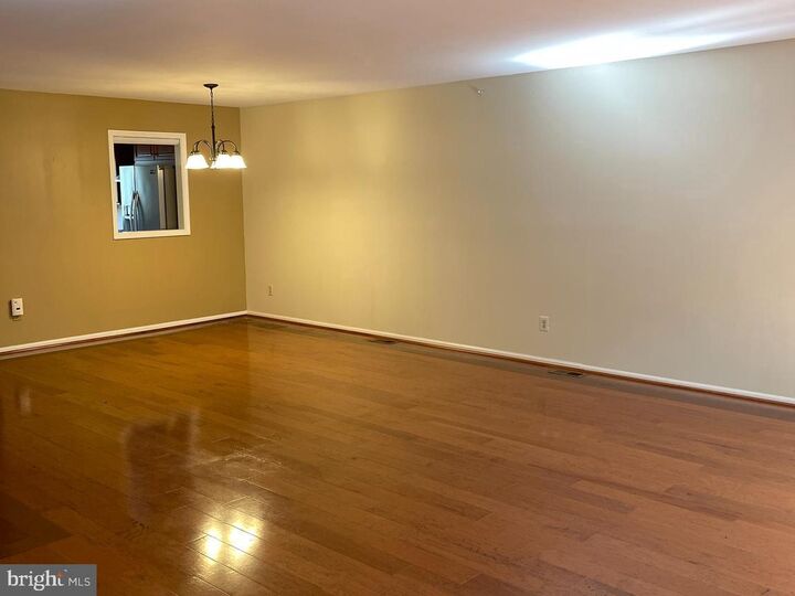 Property Photo:  19 Hanover Court  NJ 08540 