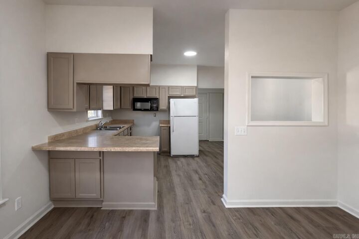 Property Photo:  402 N Morrill Street  AR 72110 