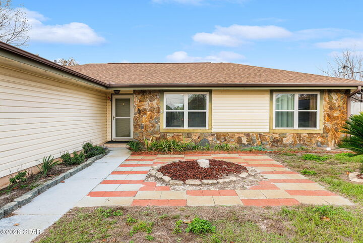 Property Photo:  918 Venetian Way  FL 32405 