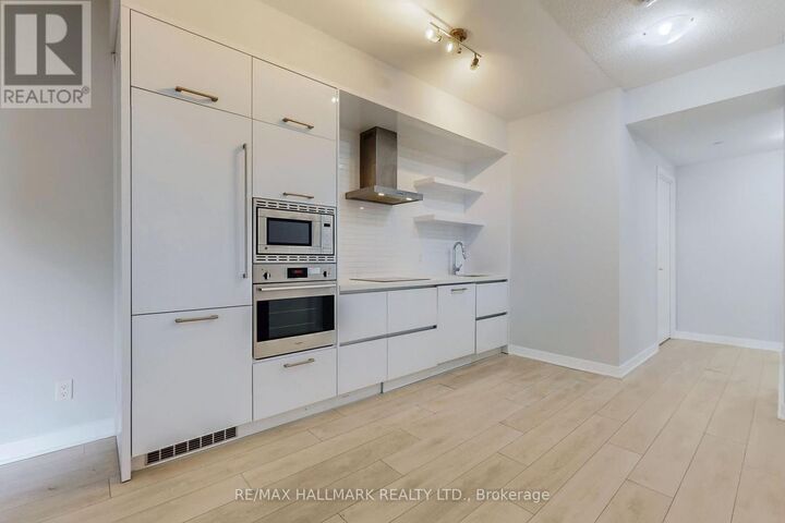 Property Photo:  2221 Yonge Street 313  ON M4S 2B4 
