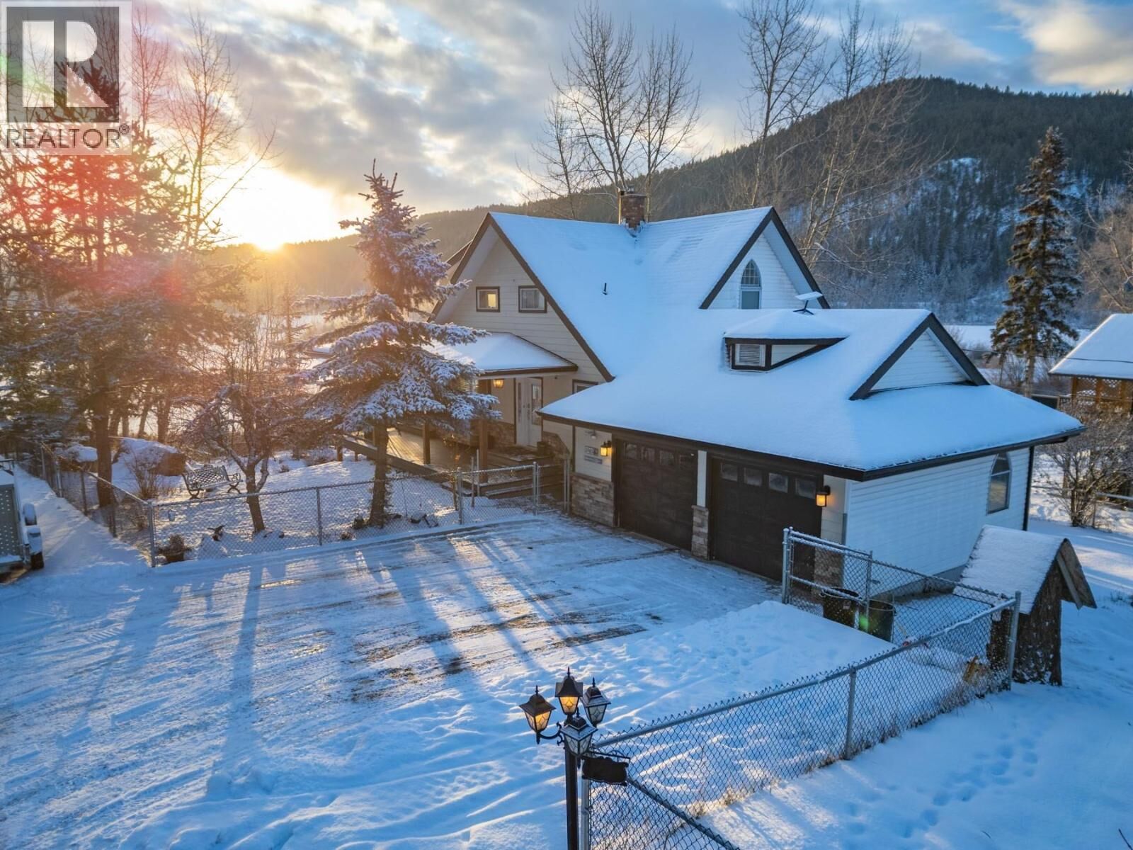 Property Photo:  3060 Maquinna Road  BC V0E 3E1 