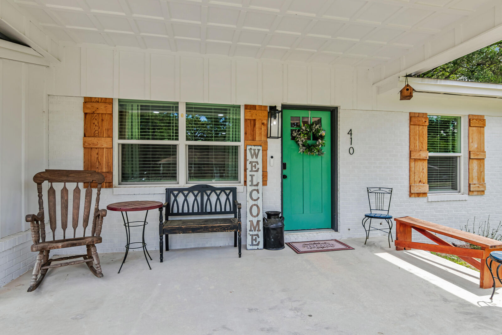 Property Photo: 410 James Avenue FL 32580