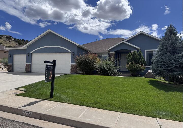 Property Photo: 2724 W Cookie Jar Cir UT 84720