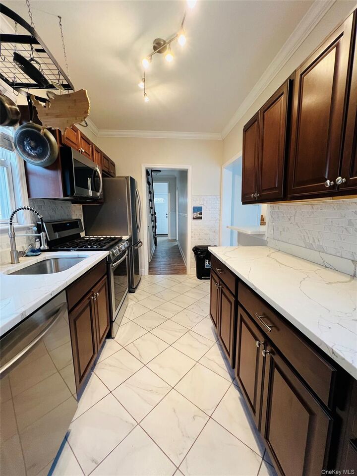 Property Photo:  2313 Ellis Avenue  NY 10462 