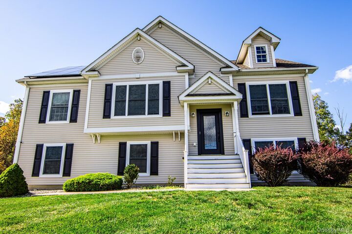 Property Photo:  5 Deangelis Drive  NY 10950 