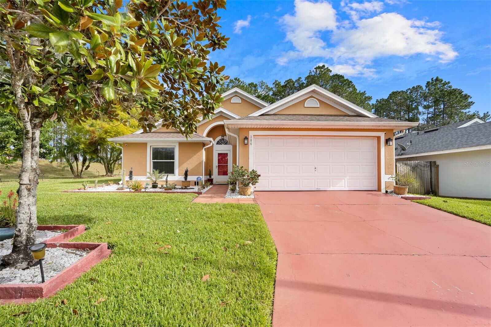 Property Photo: 304 Quimby Drive FL 33897