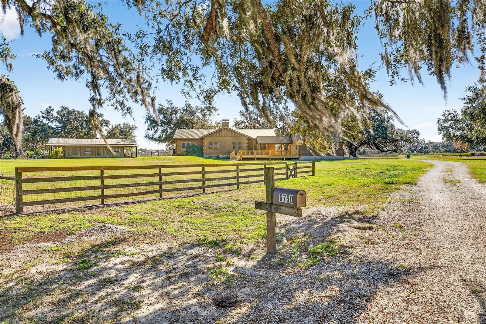 Property Photo:  6750 Sutton Oaks Lane  FL 33541 