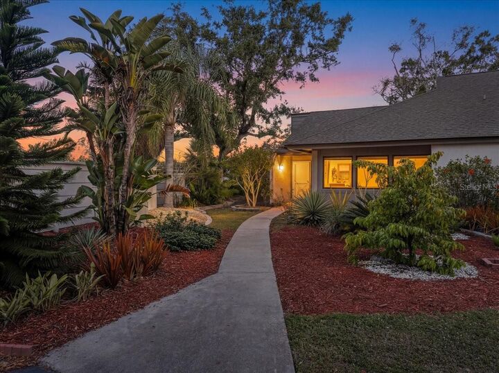 Property Photo:  3205 Golden Eagle Lane  FL 34231 