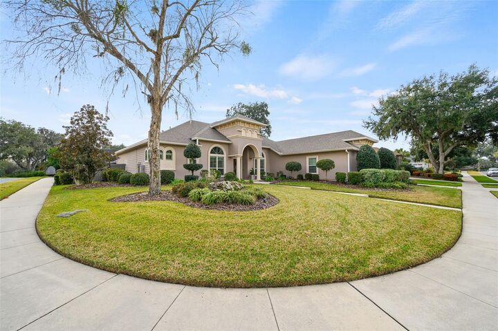 Property Photo:  13549 NW 9th Road  FL 32669 