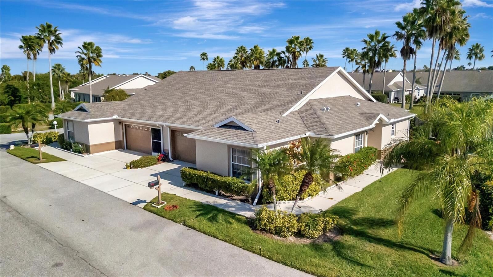 Property Photo: 2905 Captains Court 0 FL 34221