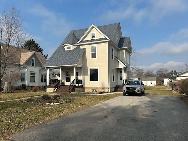 Property Photo: 313 E Corning Avenue IL 60468