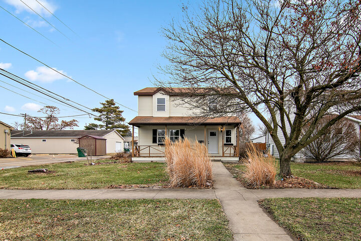 Property Photo:  1320 S 3rd Avenue  IL 60901 