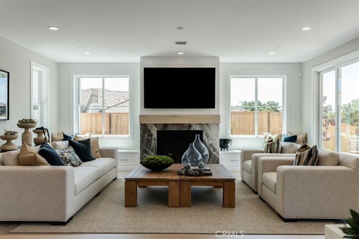 Property Photo:  1458 Parsons Way  CA 93401 