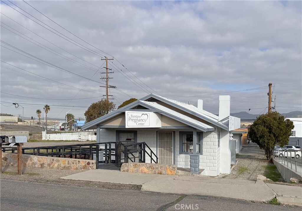 Property Photo:  521 E Williams Street  CA 92311 