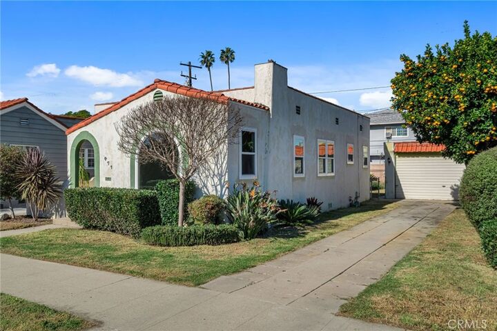 Property Photo:  471 E Platt Street  CA 90805 