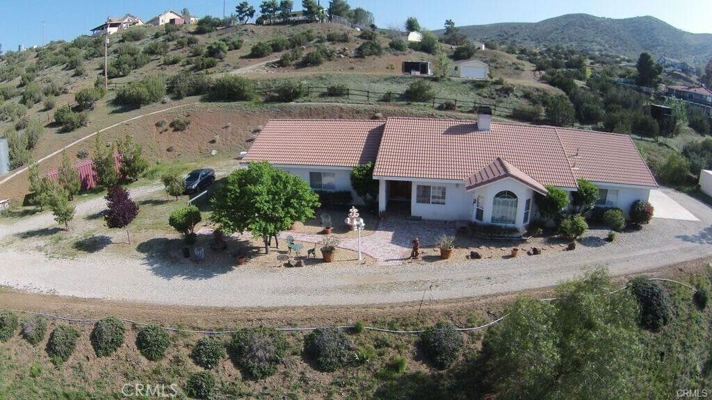 Property Photo: 5604 W Avenue W14 CA 93510