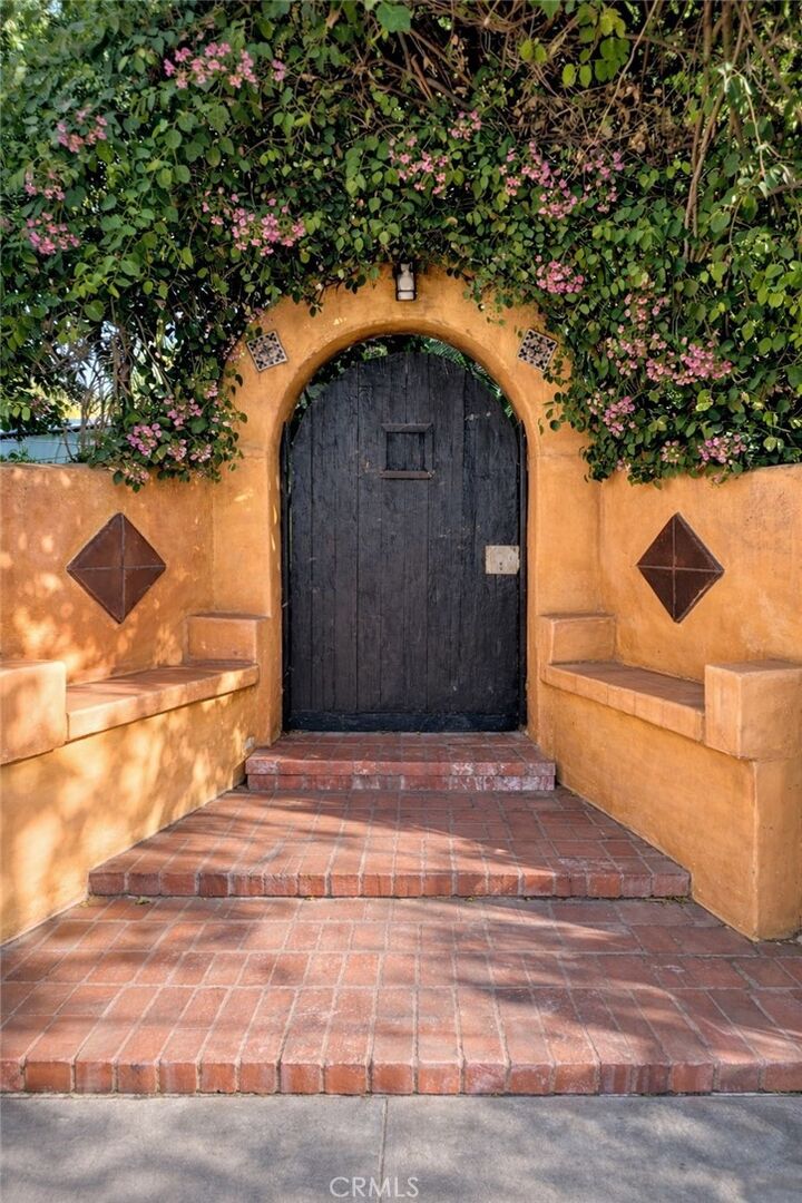 Property Photo:  7326 Vanalden  CA 91335 