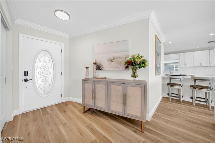 Property Photo: 128 San Salvador Street FL 34113