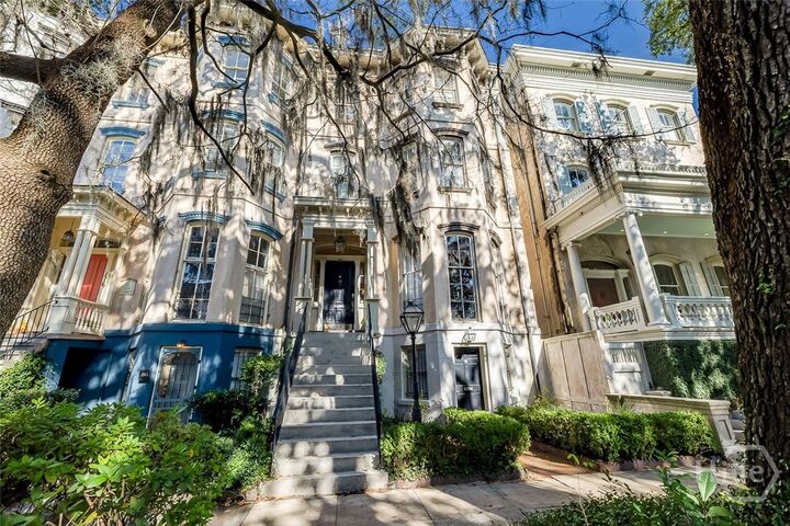 Property Photo:  118 E Gaston Street  GA 31401 