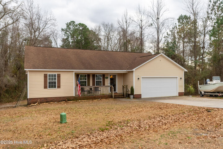 Property Photo:  206 Hominy Court  NC 28539 