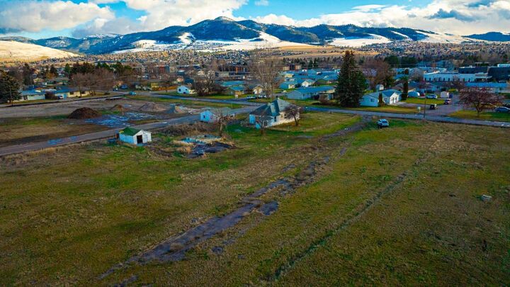 Property Photo:  2718 W Central Avenue  MT 59804 