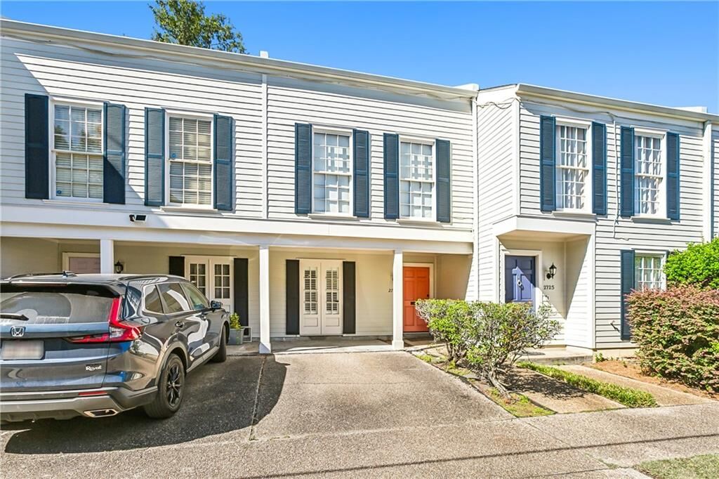 Property Photo:  2727 Constance Street D  LA 70130 