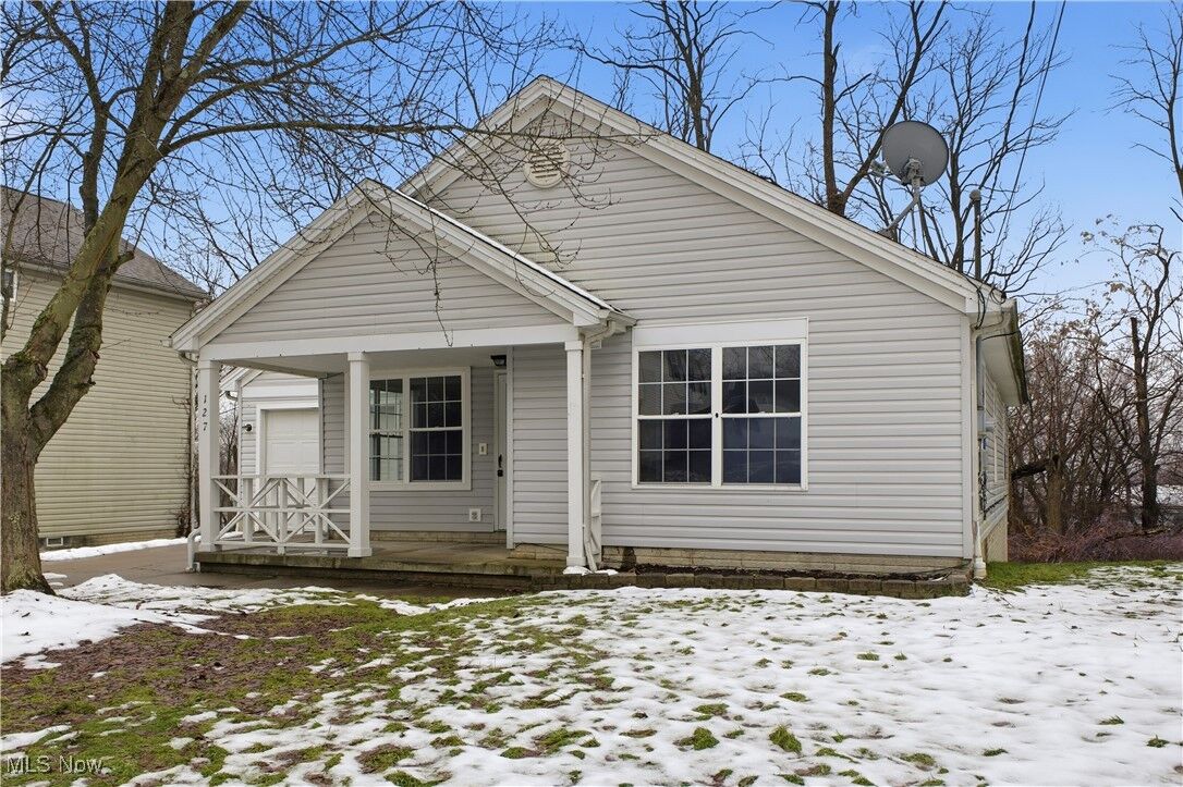 Property Photo:  127 Blackburn Street  OH 44405 