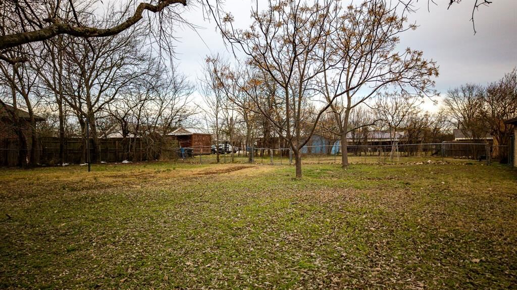 Property Photo:  260 E Cooper Street  TX 75152 