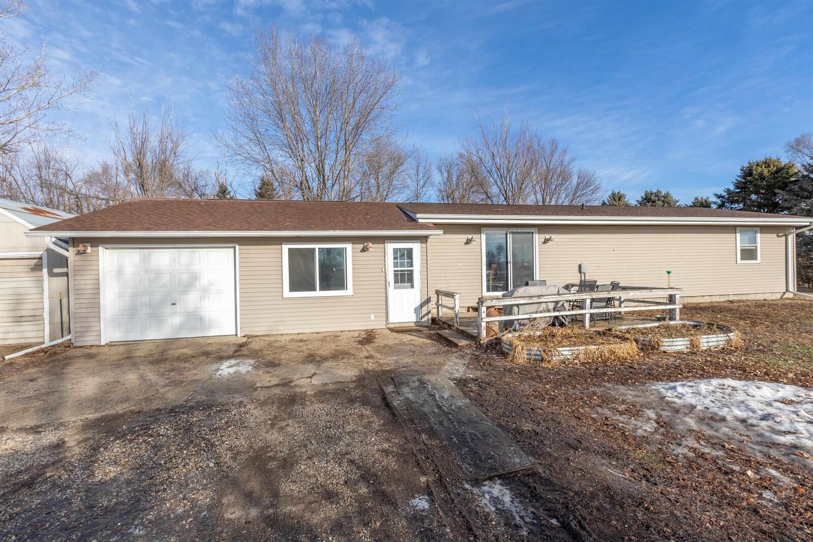 Property Photo:  3877 Lily Ave  IA 51238 