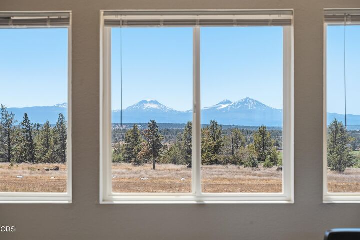 Property Photo:  3250 NW Ice Avenue  OR 97760 