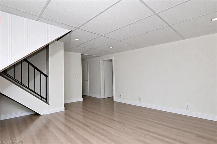 Property Photo:  6 Ridley Avenue  ON L3B 4G1 