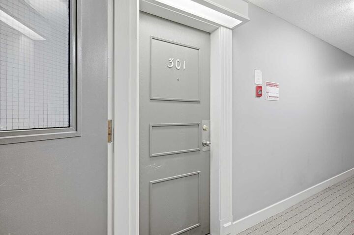 Property Photo:  5601 Dalton Drive NW 301C  AB T3A 2E2 