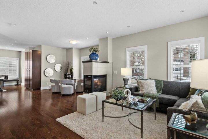 Property Photo:  2833 Dallaire Avenue SW  AB T3E 7T2 
