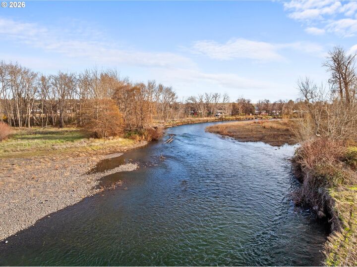 Property Photo:  10 W Sprague St  OR 97826 