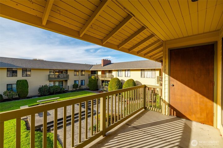 Property Photo: 310 S 11th Street 204 WA 98274