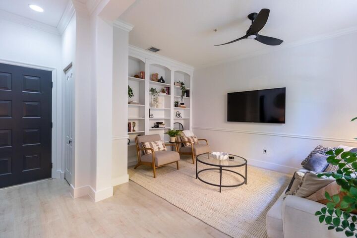 Property Photo:  72 SE 6th Avenue H  FL 33483 