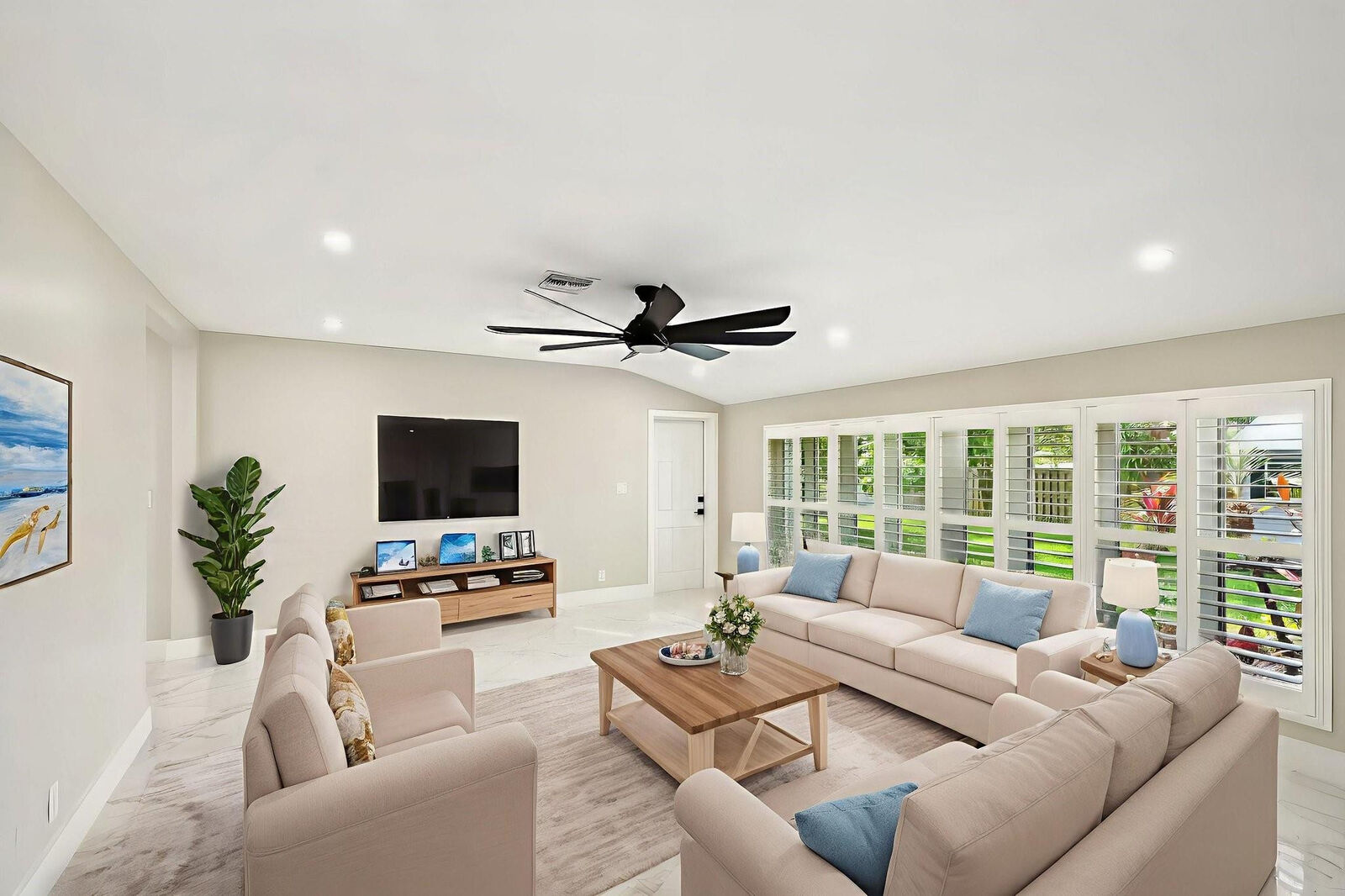 Property Photo: 720 NE 2nd Street FL 33060