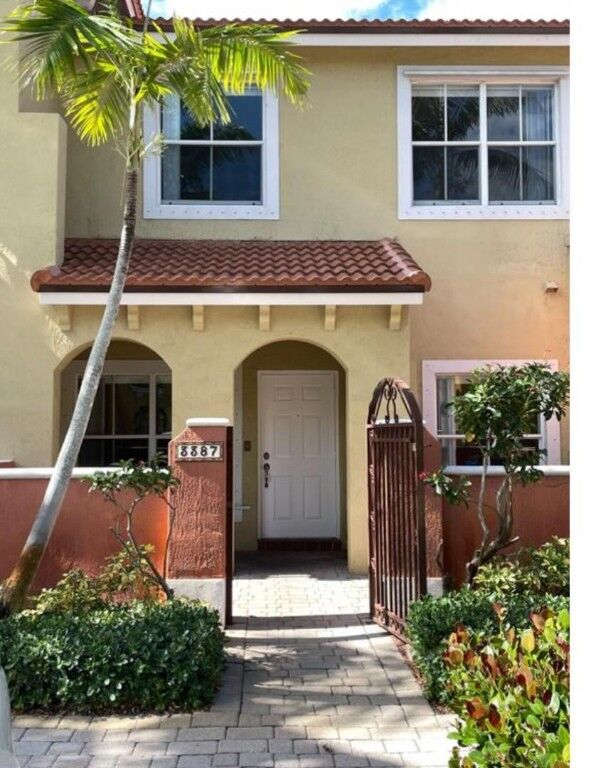 Property Photo:  3389 Merrick Court  FL 33063 