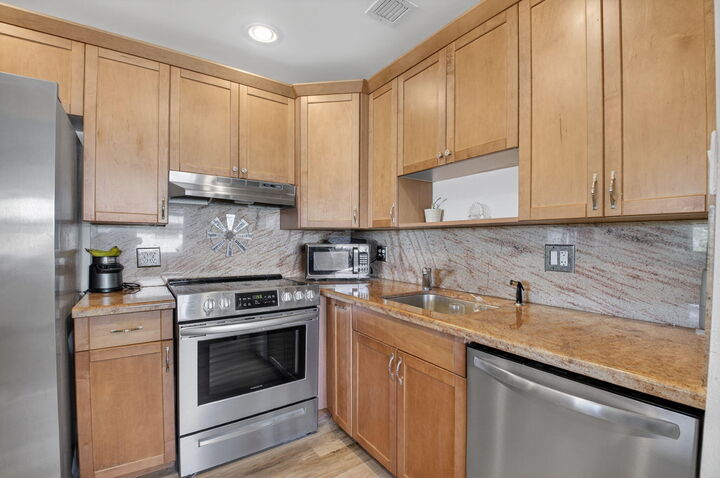 Property Photo:  170 Valencia H  FL 33446 