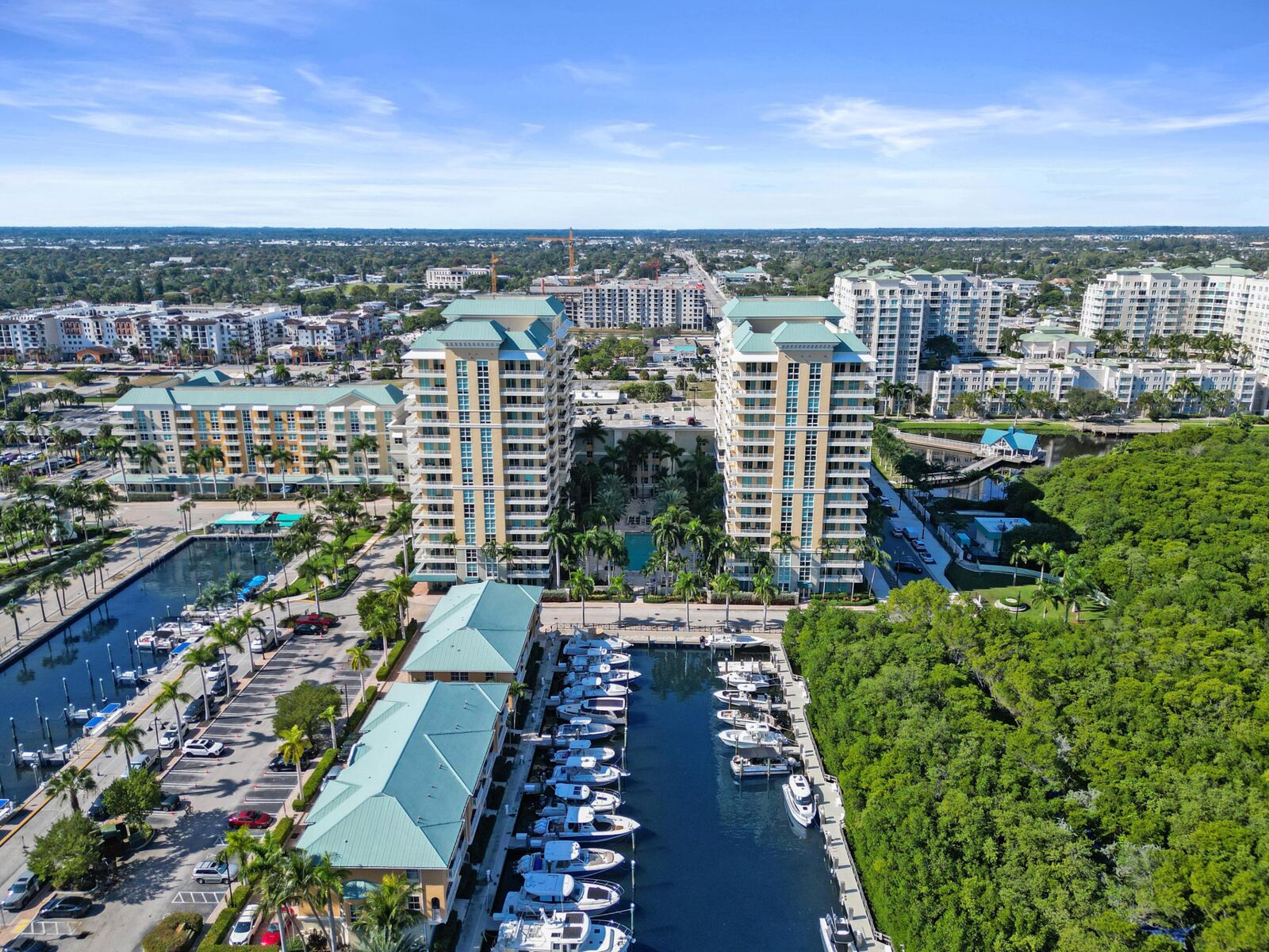 Property Photo:  625 Casa Loma Boulevard 602  FL 33435 