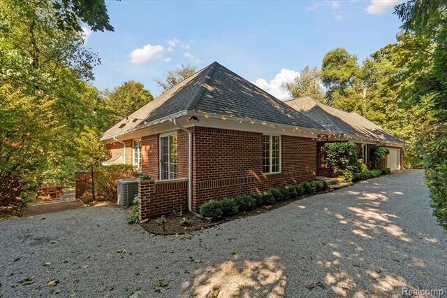 Property Photo:  146 S Rogers Street  MI 48167 