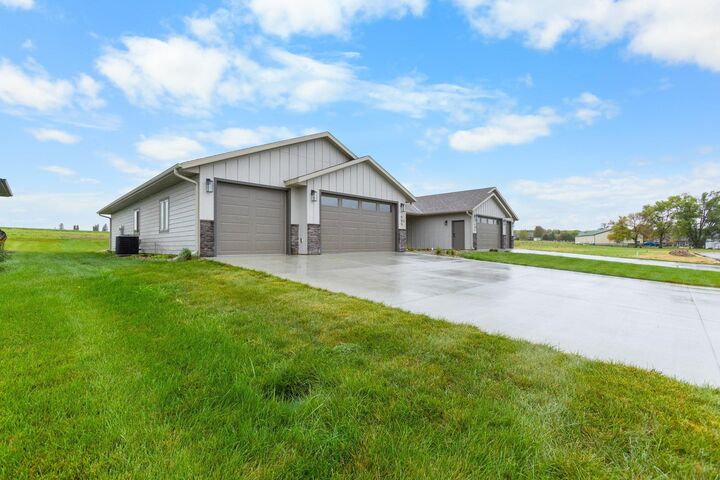 Property Photo:  505 Mill Pond Rd Road 2  IA 51246 
