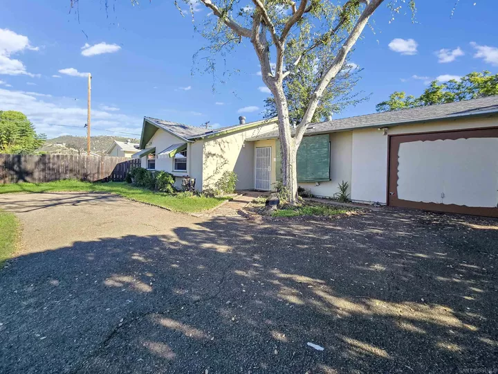 Property Photo:  1693 N Mollison Ave  CA 92021 