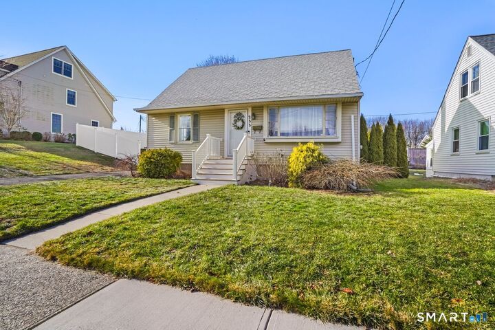 Property Photo:  255 Laurel Street  CT 06615 