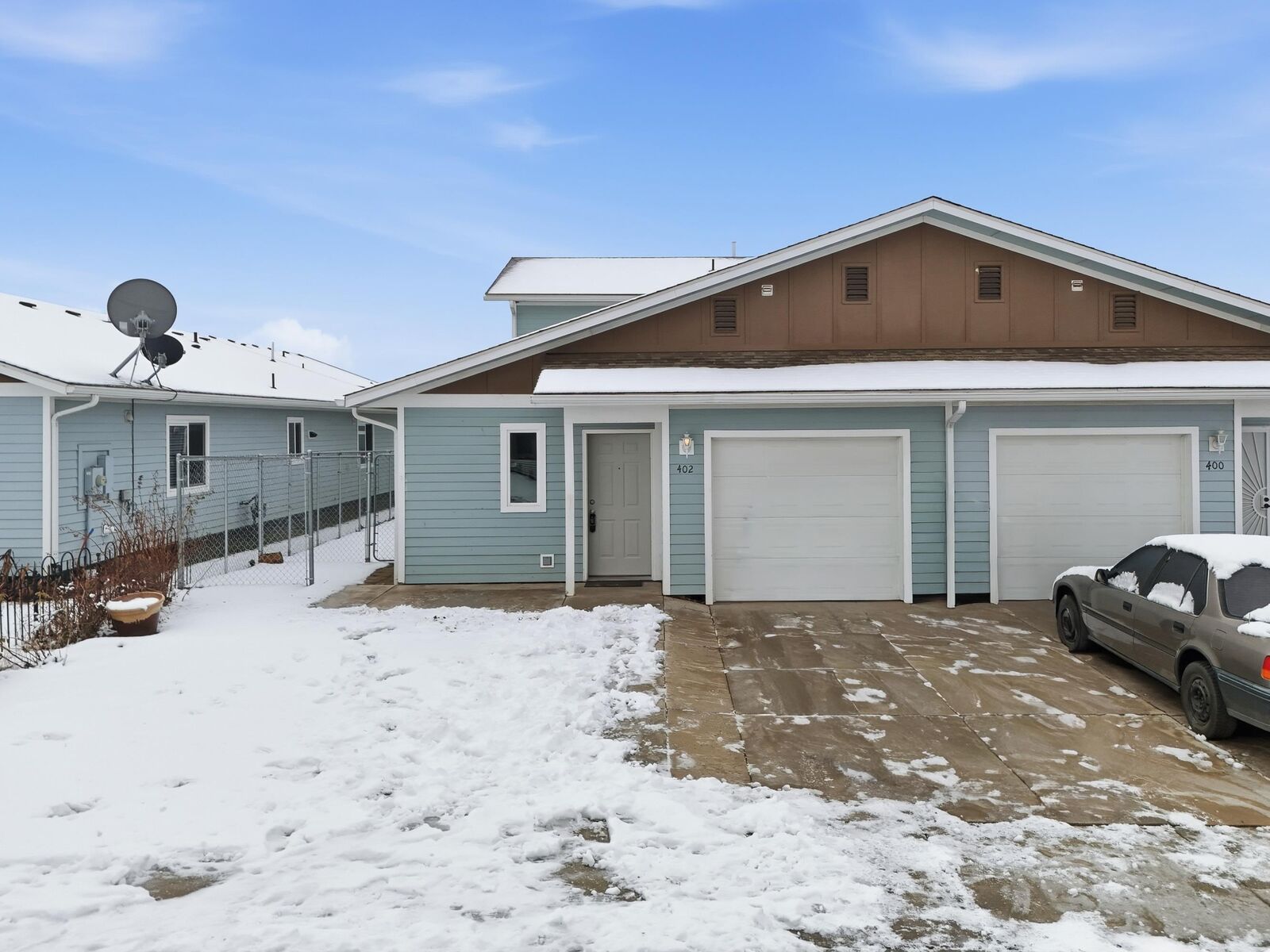 Property Photo:  402 E I St  WA 99006 