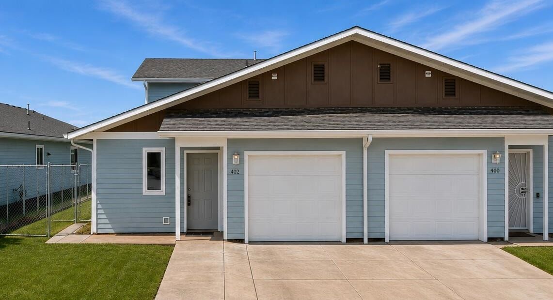 Property Photo: 402 E I St WA 99006