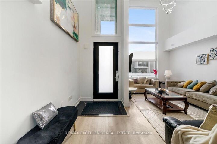 Property Photo: 3717 Quayside Drive ON L3V 8M9