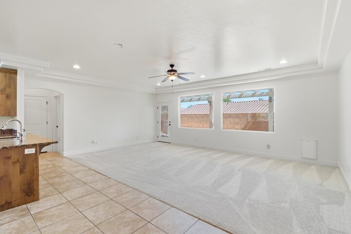 Property Photo:  960 N Catalpa Dr  UT 84780 